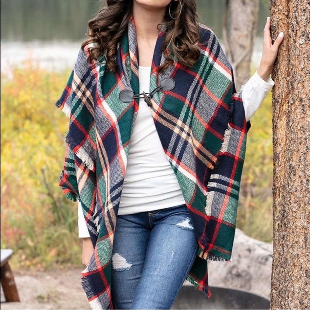 NWOT Grace & Lace Toggle Button Poncho NWOT